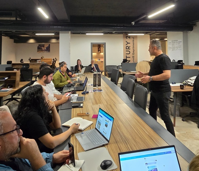 ofis toplantı ekip çalışması